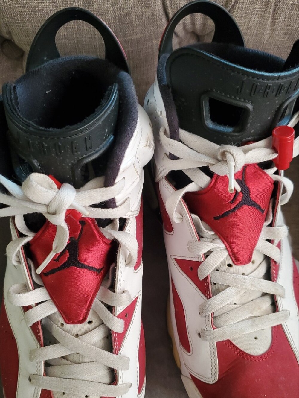 Nike Air Jordan Carmine Retro OG   Midi Red White  Sneaker Size 10 - Picture 3 of 16